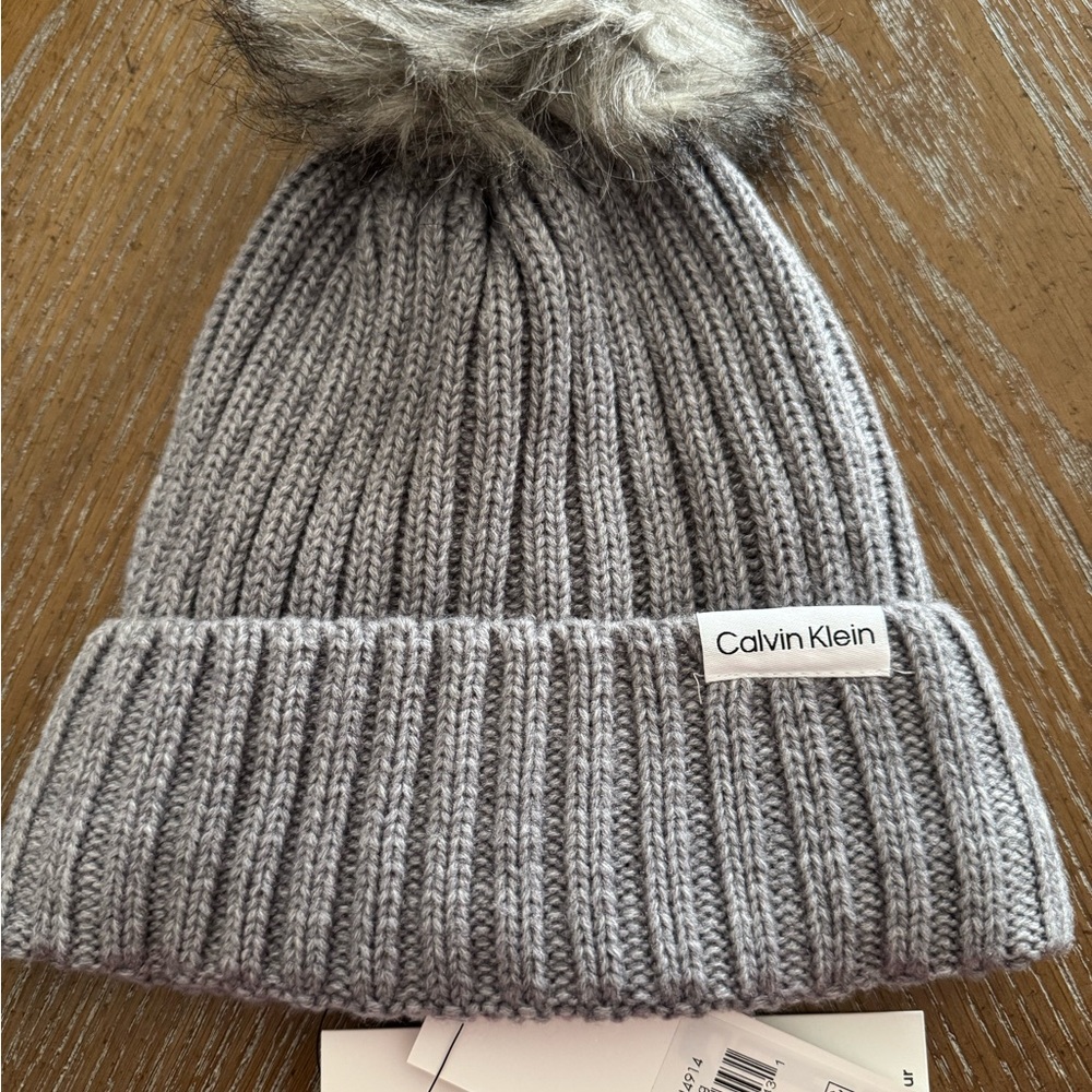 NEW w/ Tags Calvin Klein Women’s Faux Fur Fleece Lined Pom Hat